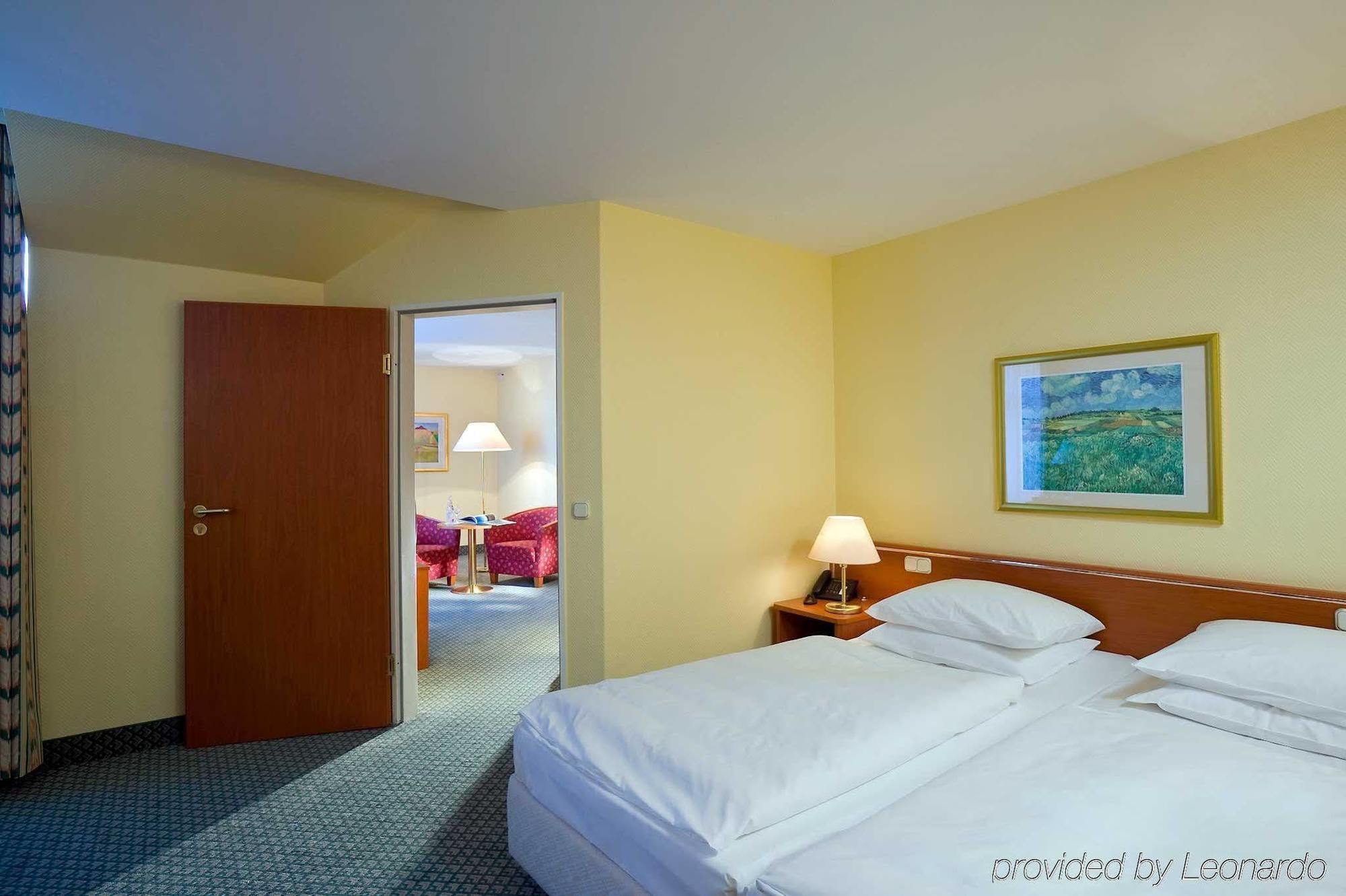 Victor's Residenz-hotel Отель 4*