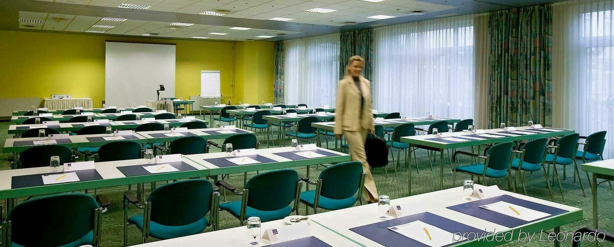 Отель Victor's Residenz-hotel 4*